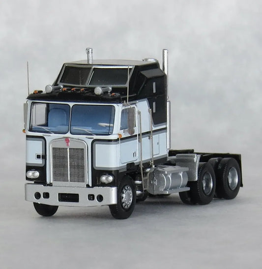 KW K100 Aerodyne Tractor Blk/Wht N-Scale Trainworx